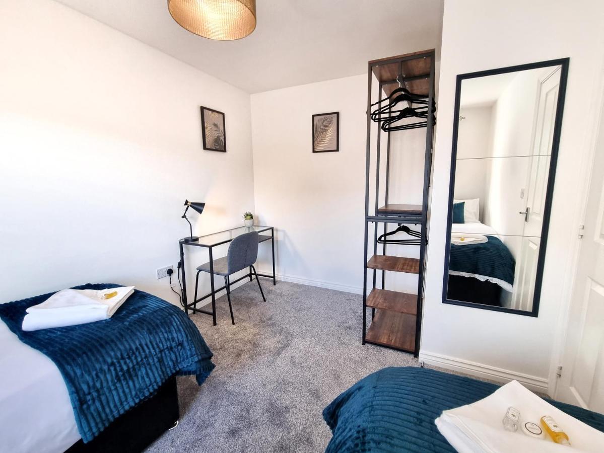 Stylish 3 Bedrooms & 2 Bathrooms House, Free Parking On Premises! Кембридж Екстер'єр фото