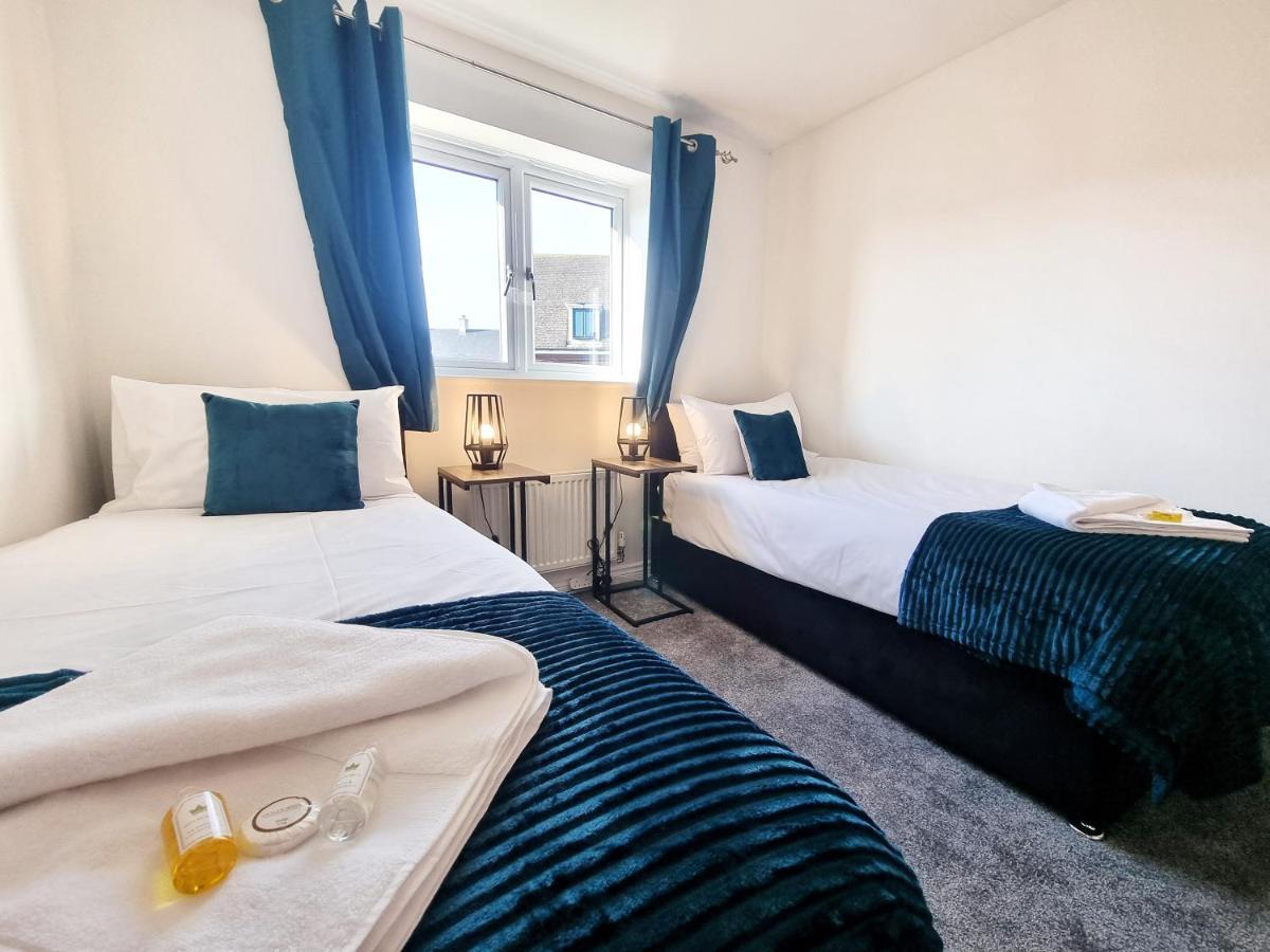 Stylish 3 Bedrooms & 2 Bathrooms House, Free Parking On Premises! Кембридж Екстер'єр фото