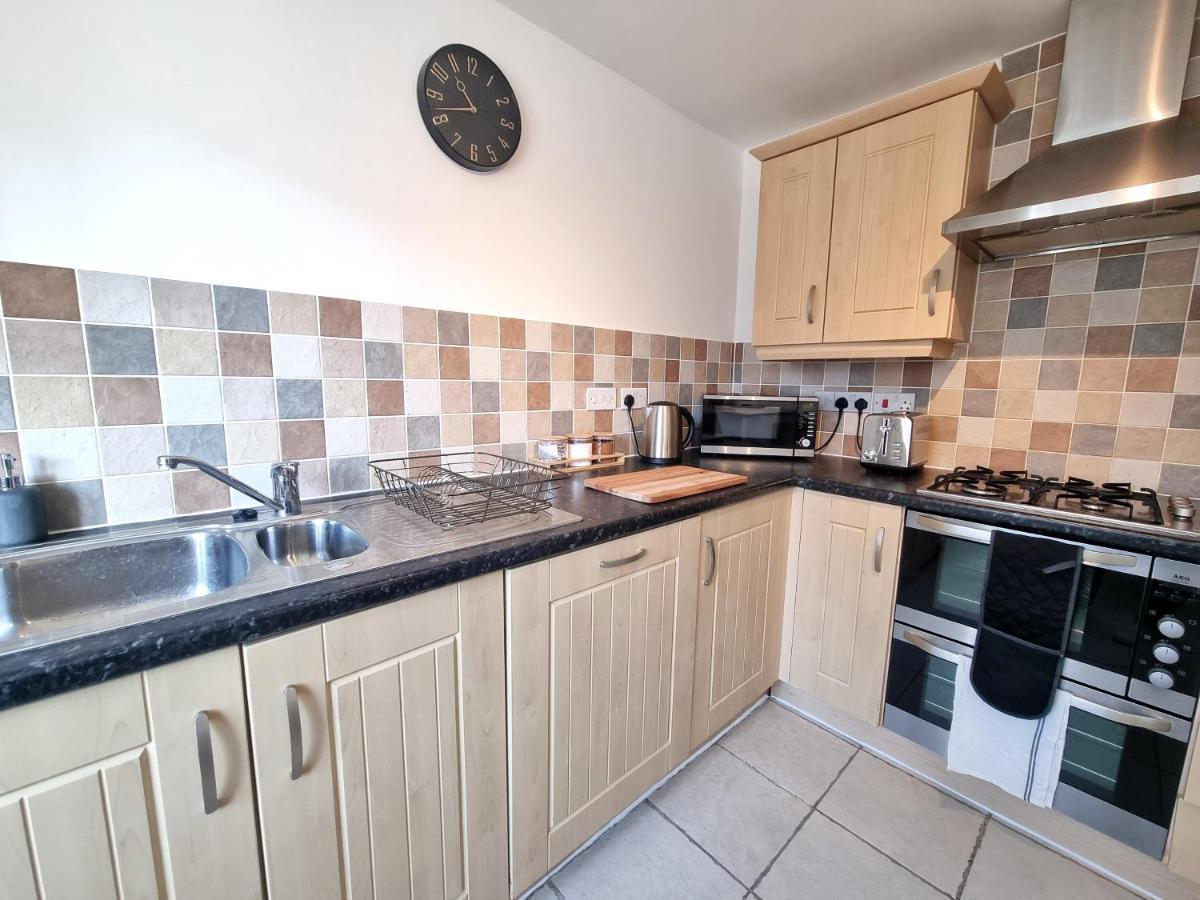 Stylish 3 Bedrooms & 2 Bathrooms House, Free Parking On Premises! Кембридж Екстер'єр фото