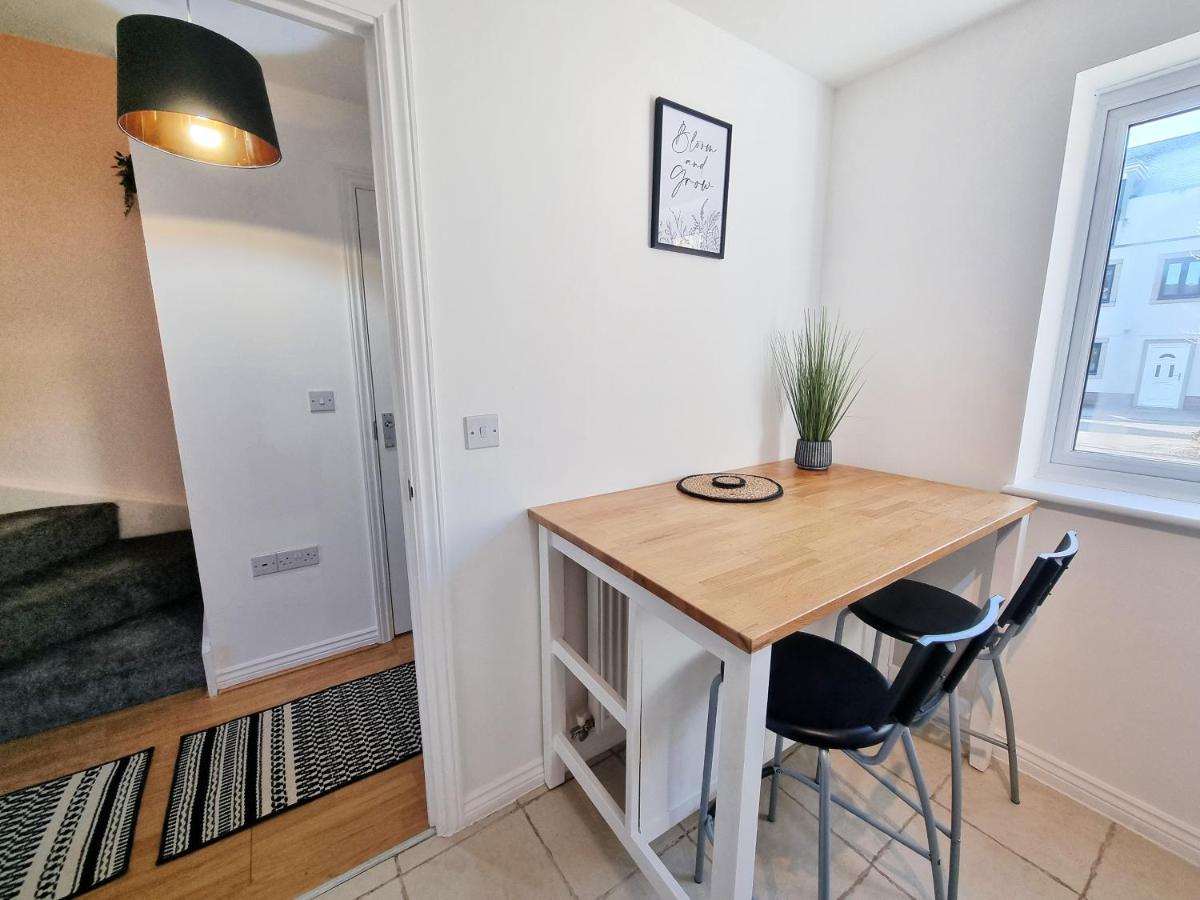 Stylish 3 Bedrooms & 2 Bathrooms House, Free Parking On Premises! Кембридж Екстер'єр фото